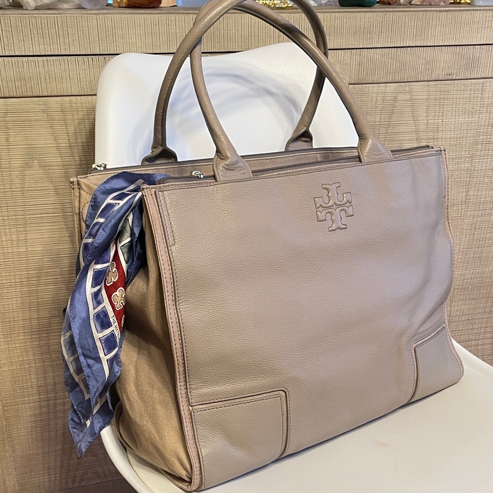 Gorgeous Tory Burch Leather XL Travel or Business Tote 👜